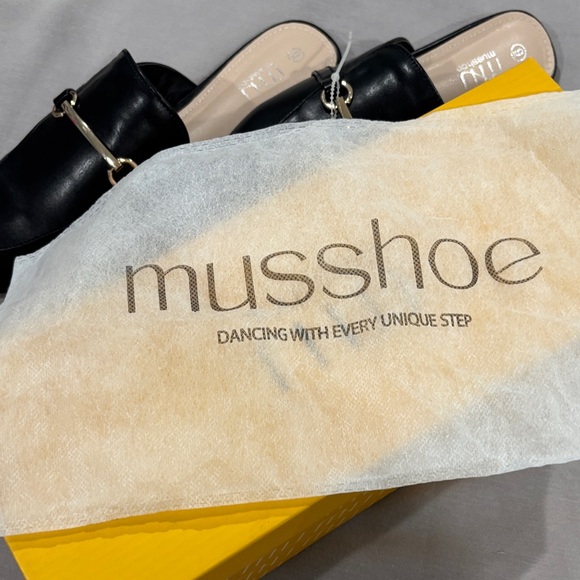 NEW Elegant Black Mules with Gold Detail - Picture 5 of 8